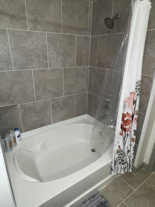 Downtown Living 1Br W/ Free Parking Garage Apartment Houston Ngoại thất bức ảnh