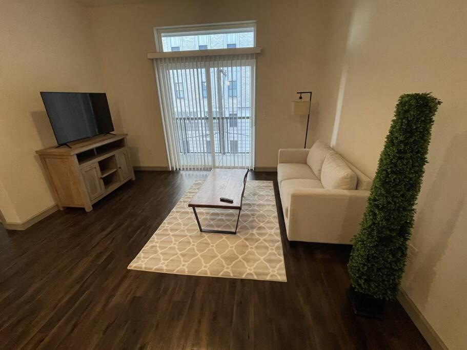 Downtown Living 1Br W/ Free Parking Garage Apartment Houston Ngoại thất bức ảnh